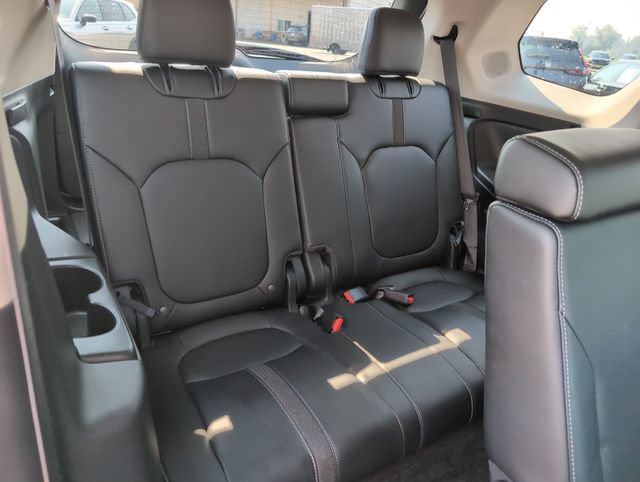 Used 2023 Honda Pilot Touring image 14