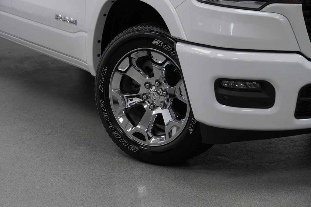 Used 2025 RAM 1500 Big Horn AWD/4WD image 4