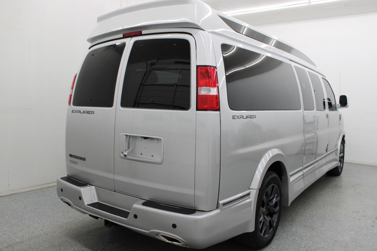 Used 2025 Chevrolet Express 2500 Extended w/ Driver Convenience Package image 5