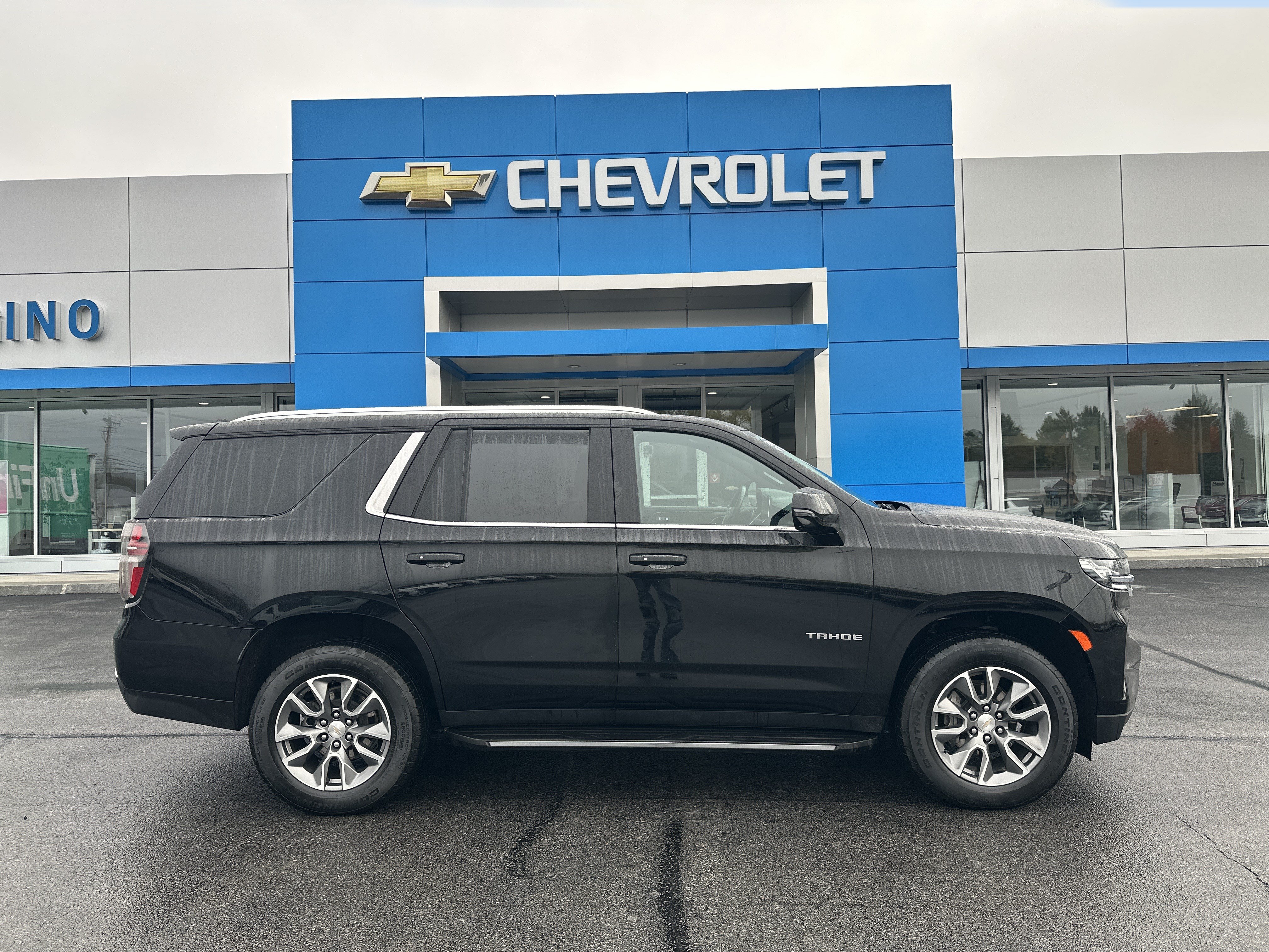 Certified 2024 Chevrolet Tahoe LT w/ LT Signature Package AWD/4WD image 1