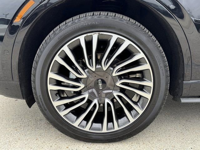 Used 2022 Lincoln Corsair Reserve w/ Equipment Group 201A image 13