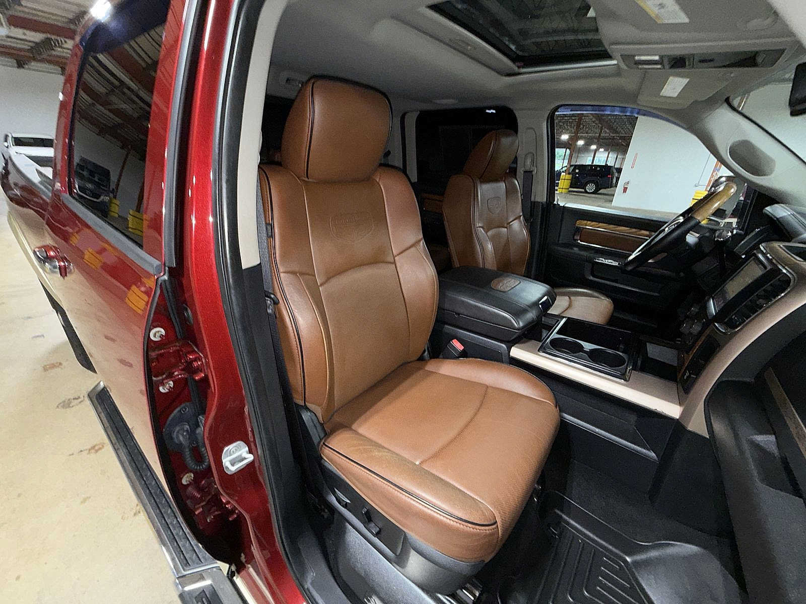 Used 2014 RAM 3500 Laramie Longhorn AWD/4WD image 16