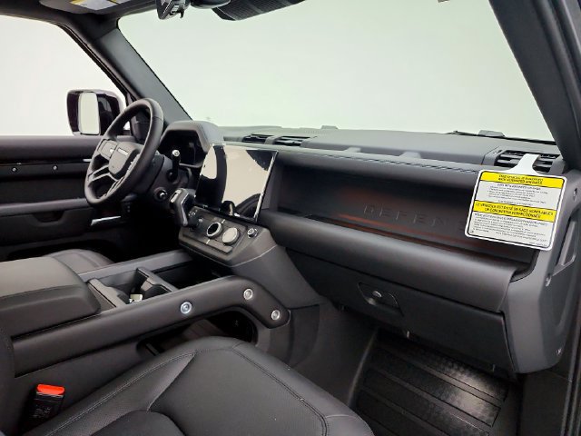 New 2026 Land Rover Defender 110 X-Dynamic SE AWD/4WD image 17