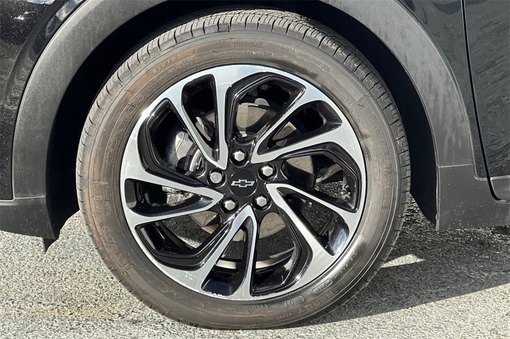 Used 2023 Chevrolet Bolt EUV Premier w/ Sun & Sound Package image 27