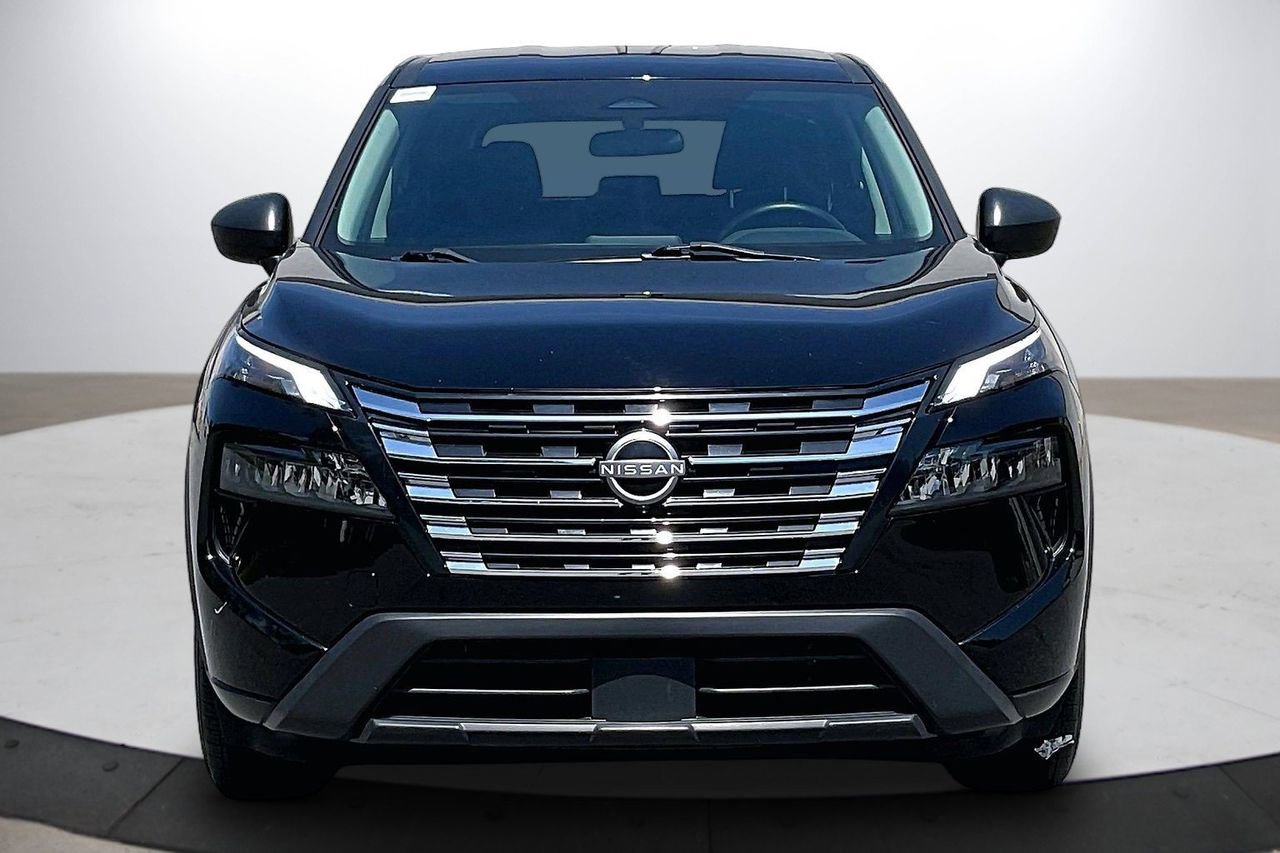 Used 2024 Nissan Rogue S FWD image 3