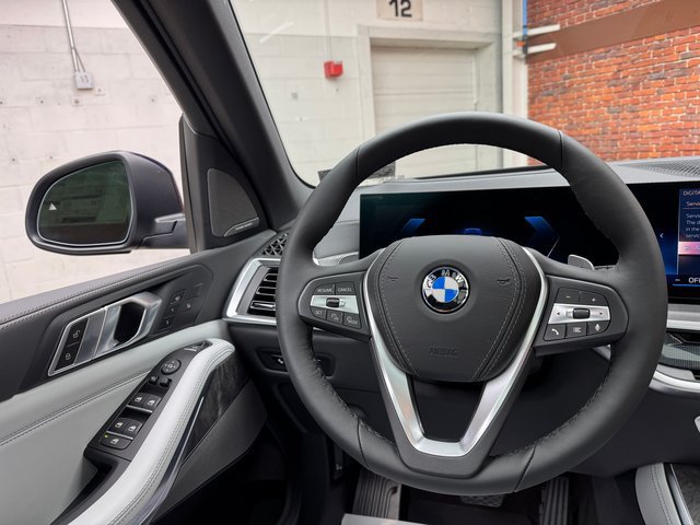 Used 2026 BMW X5 xDrive40i w/ Premium Package AWD/4WD image 13