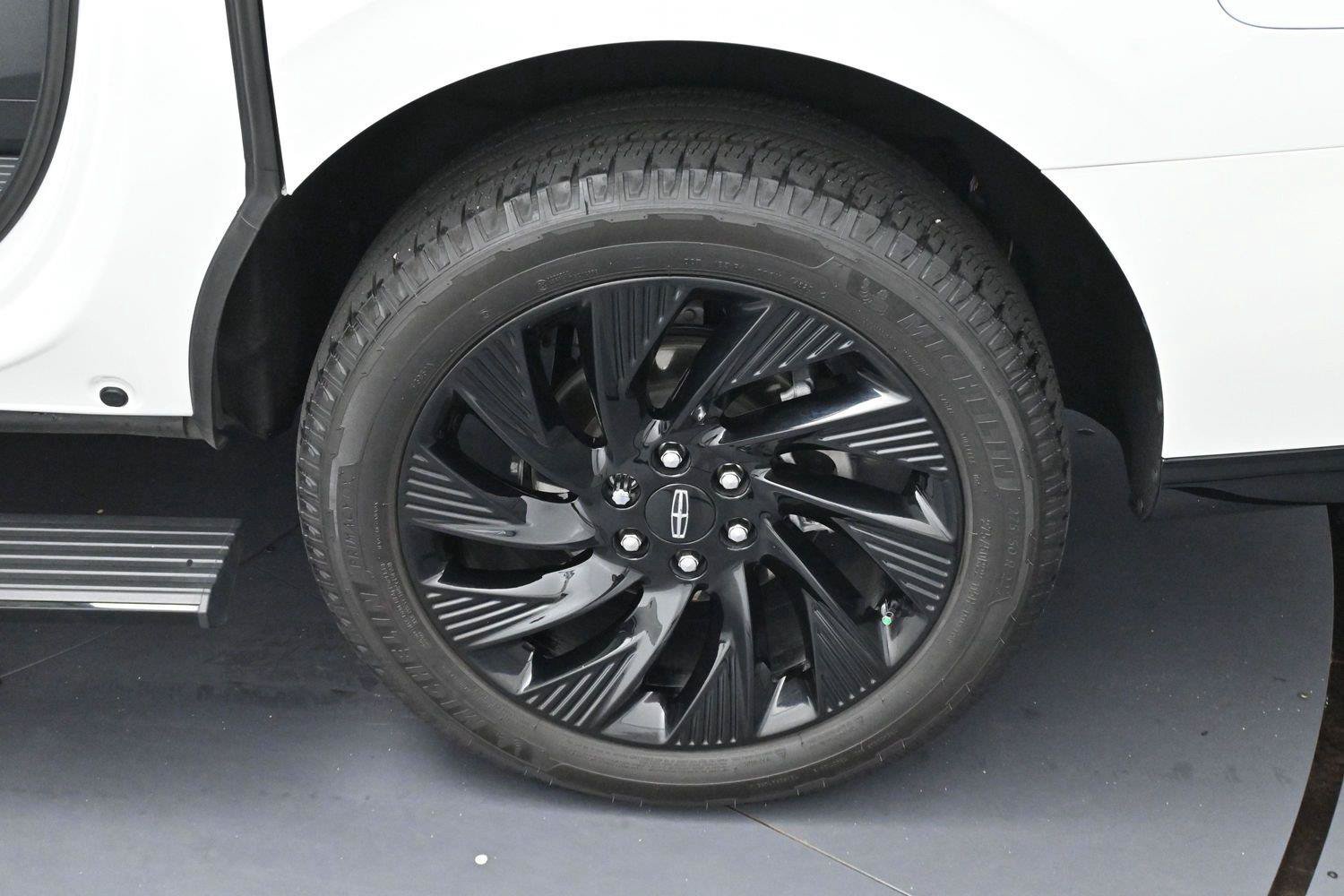 Used 2026 Lincoln Navigator L Reserve w/ Jet Appearance Package AWD/4WD image 35