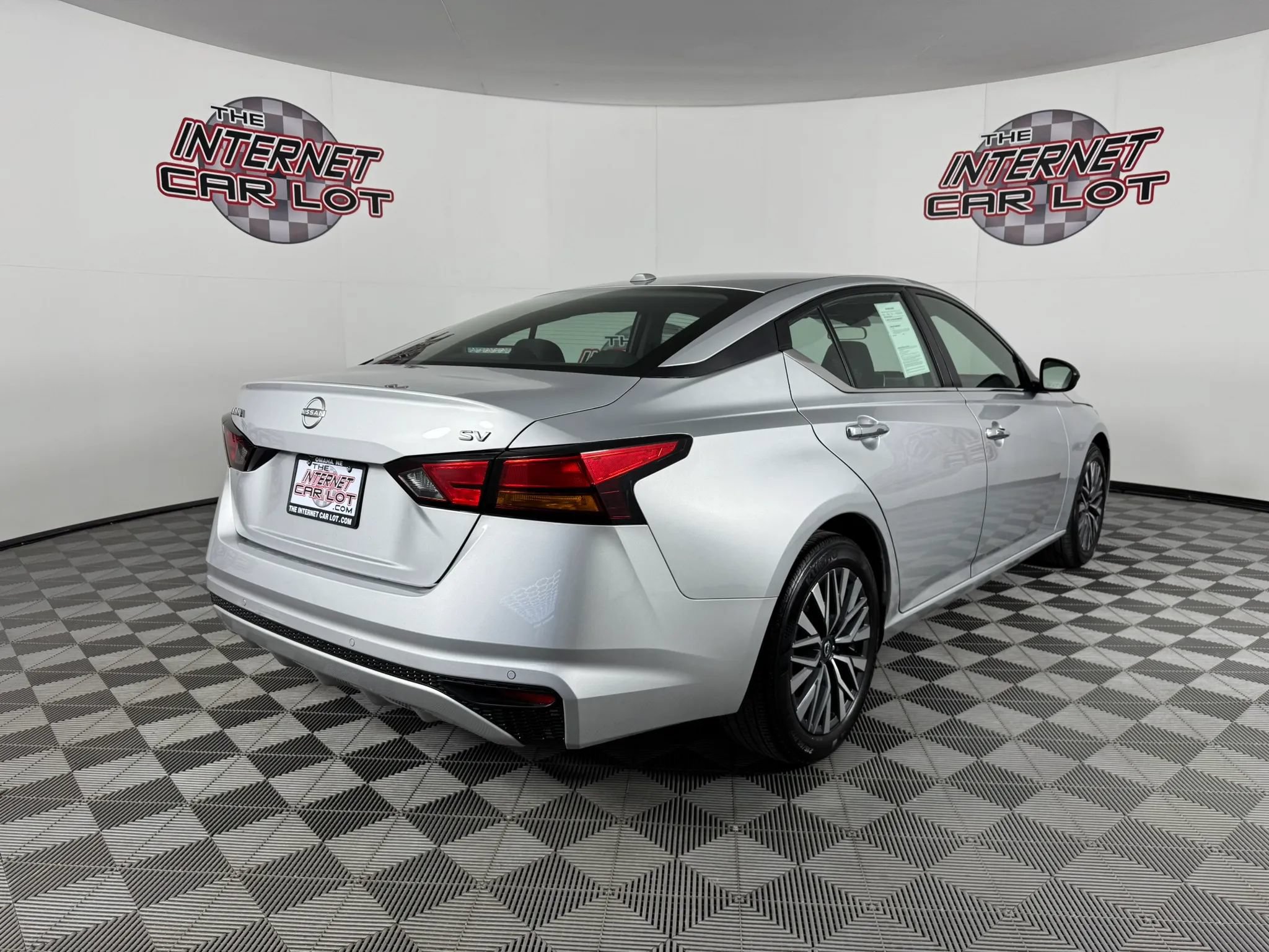 Used 2024 Nissan Altima 2.5 SV FWD image 7