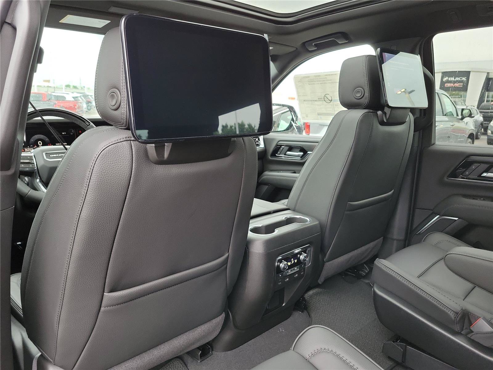 New 2026 GMC Yukon Denali w/ Advanced Technology Package AWD/4WD image 11