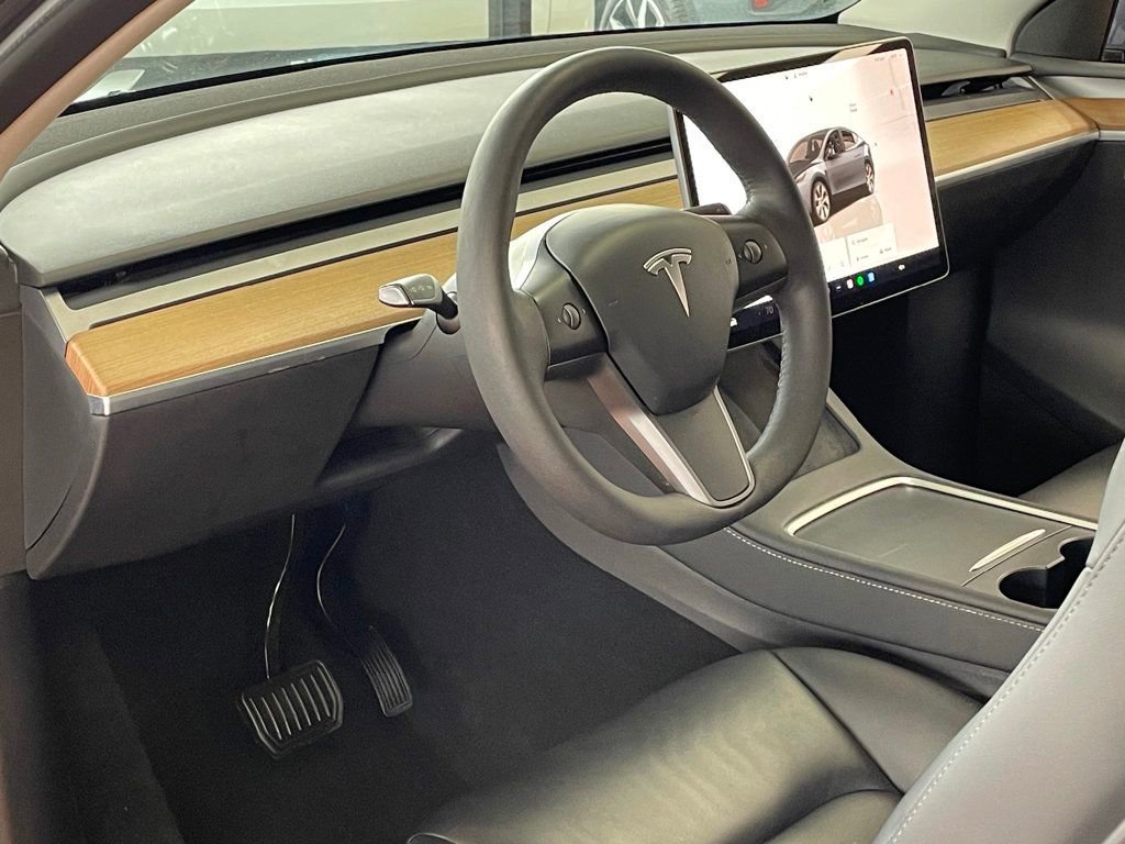 Used 2023 Tesla Model Y Long Range image 14