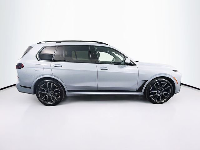Used 2024 BMW X7 xDrive40i w/ M Sport Package AWD/4WD image 9