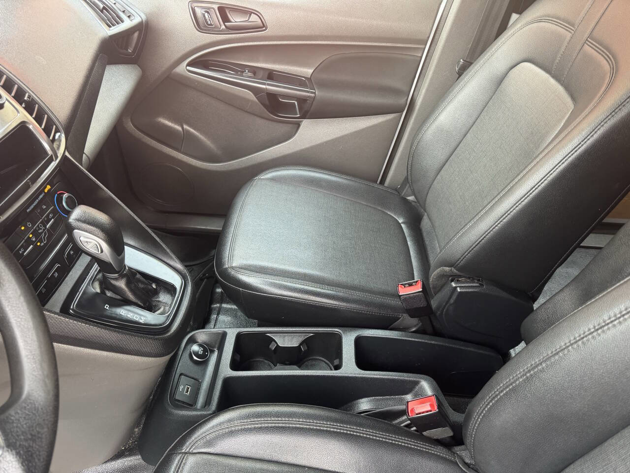 Used 2019 Ford Transit Connect XL image 32