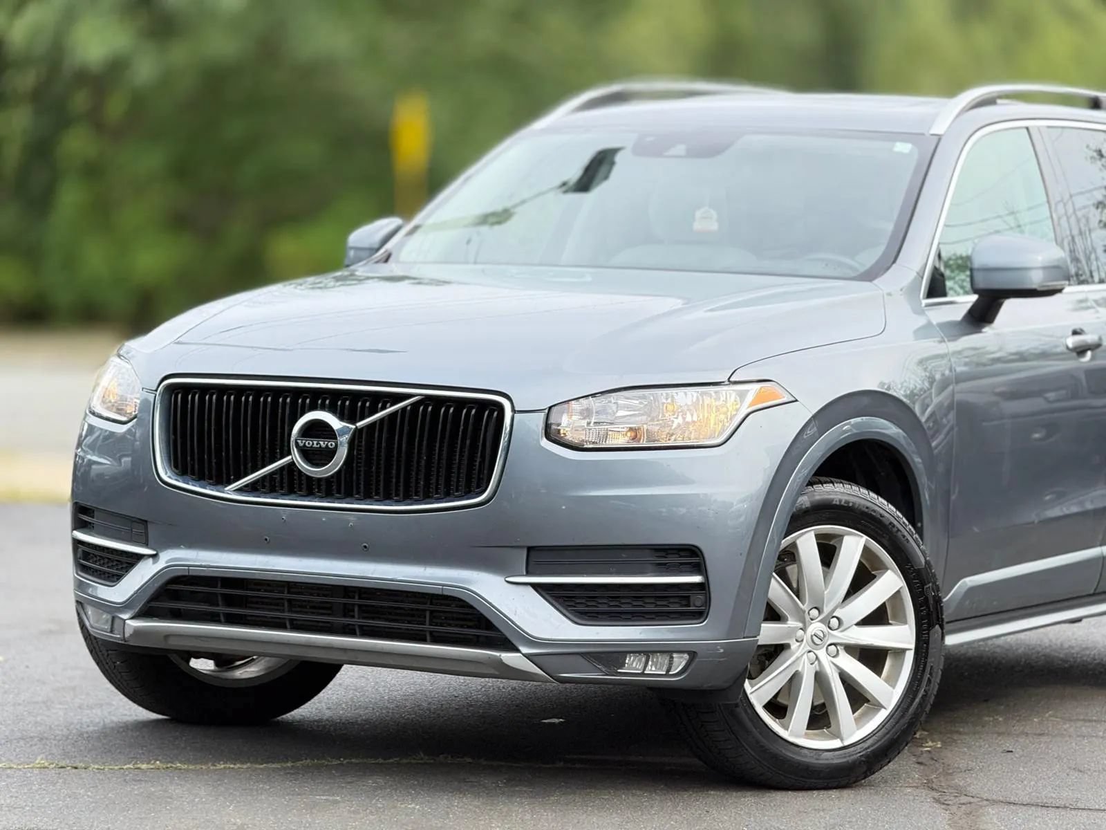 Used 2016 Volvo XC90 T6 Momentum AWD/4WD image 4