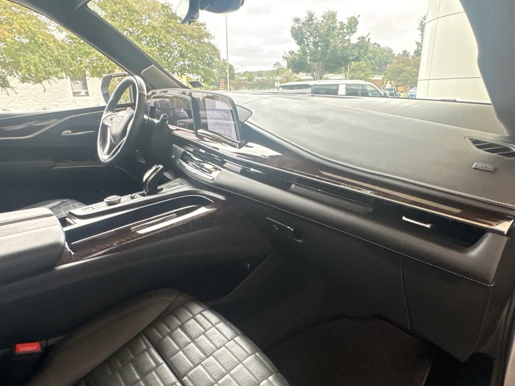 Certified 2023 Cadillac Escalade Premium Luxury Platinum AWD/4WD image 30