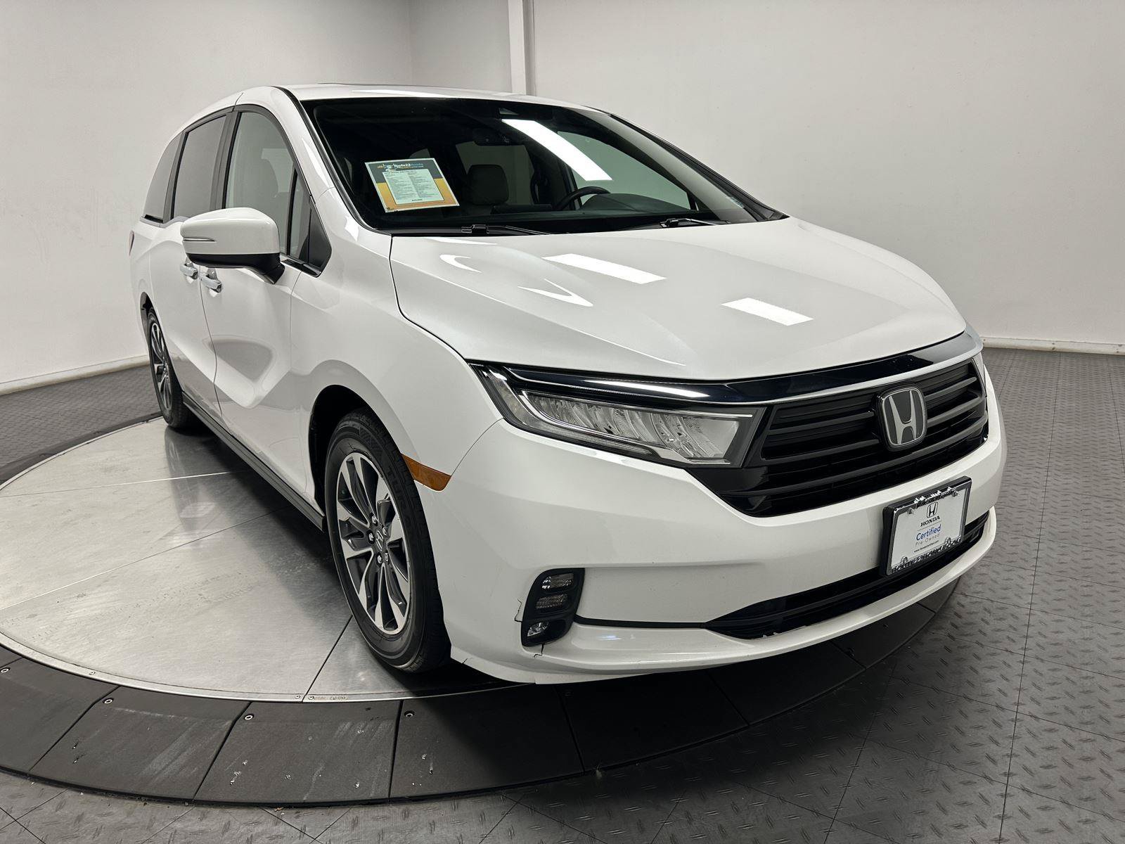 Used 2024 Honda Odyssey EX-L image 2