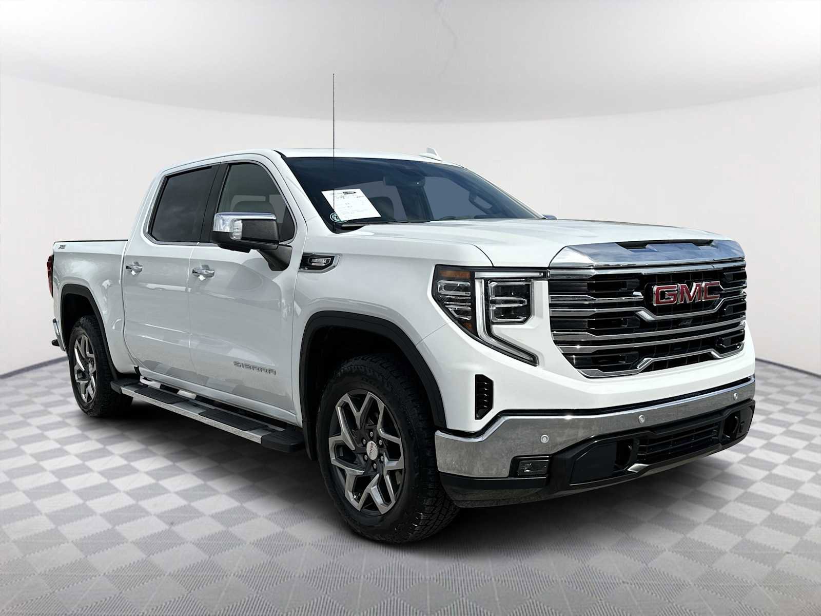 Used 2024 GMC Sierra 1500 SLT w/ SLT Premium Plus Package image 1