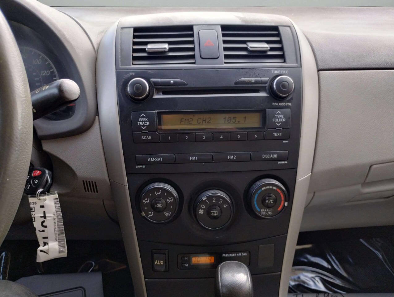 Used 2010 Toyota Corolla LE FWD image 23