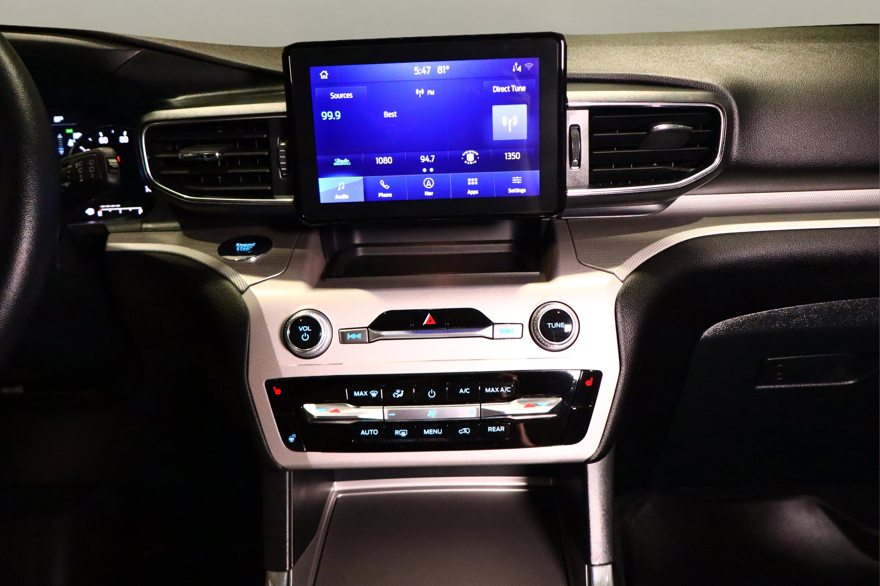 Used 2023 Ford Explorer XLT w/ Equipment Group 202A image 25