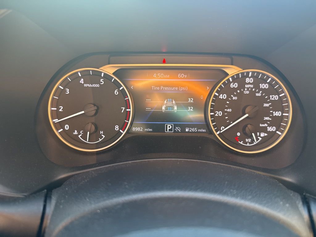 Used 2025 Nissan Sentra SV w/ SV Premium Package image 7