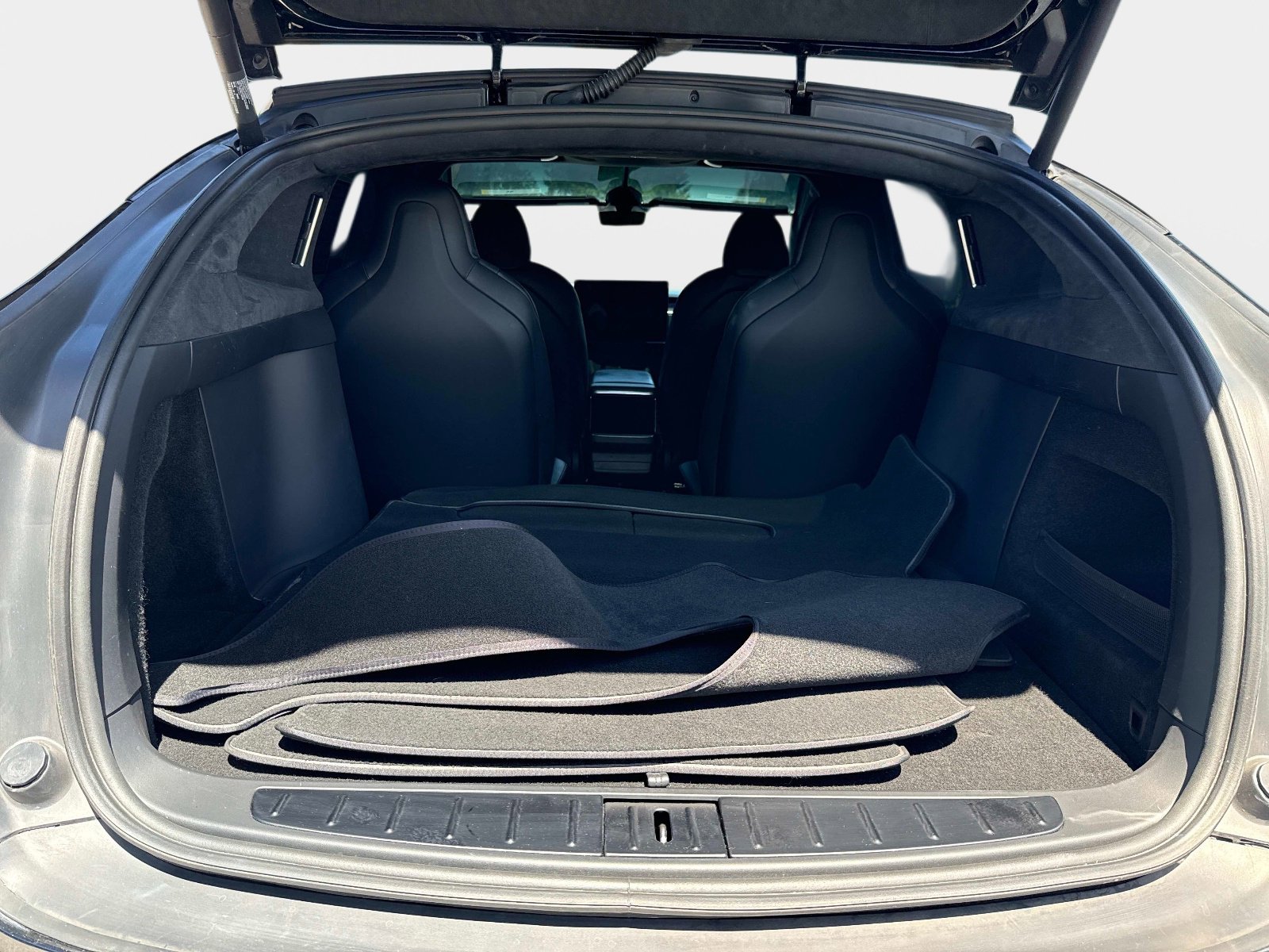 Used 2023 Tesla Model X AWD/4WD image 9