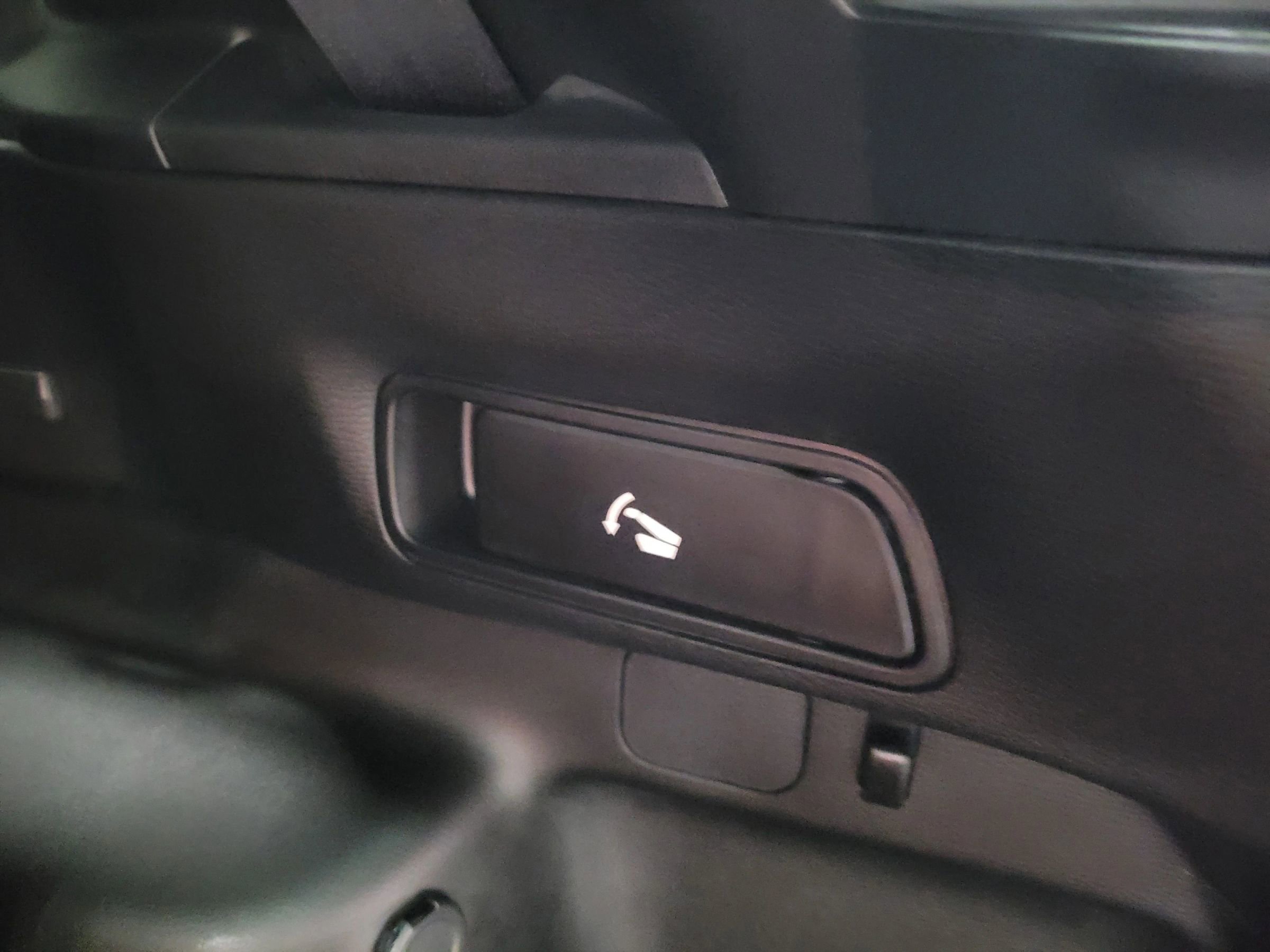 Used 2024 Mitsubishi Outlander SE Black Edition image 37