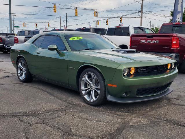 Used 2022 Dodge Challenger R/T w/ Shaker Package RWD image 2