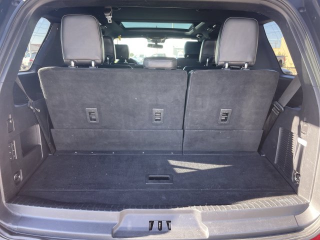 Used 2018 Ford Expedition XLT w/ Equipment Group 202A AWD/4WD image 25