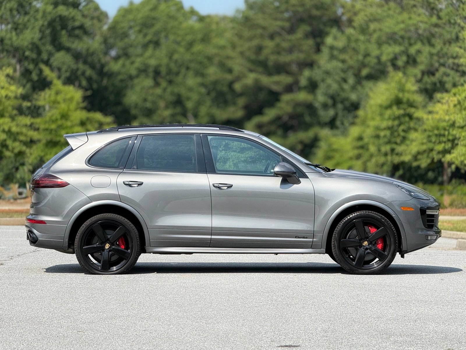 Used 2016 Porsche Cayenne Turbo AWD/4WD image 12
