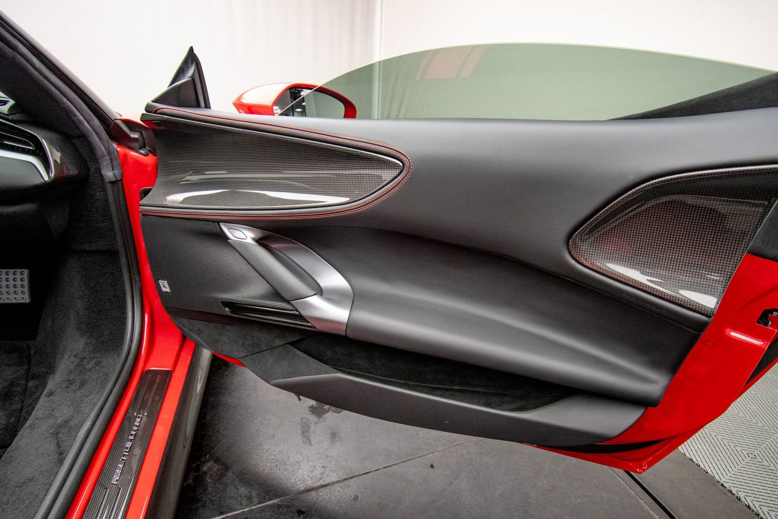 Used 2022 Ferrari SF90 Spider image 49