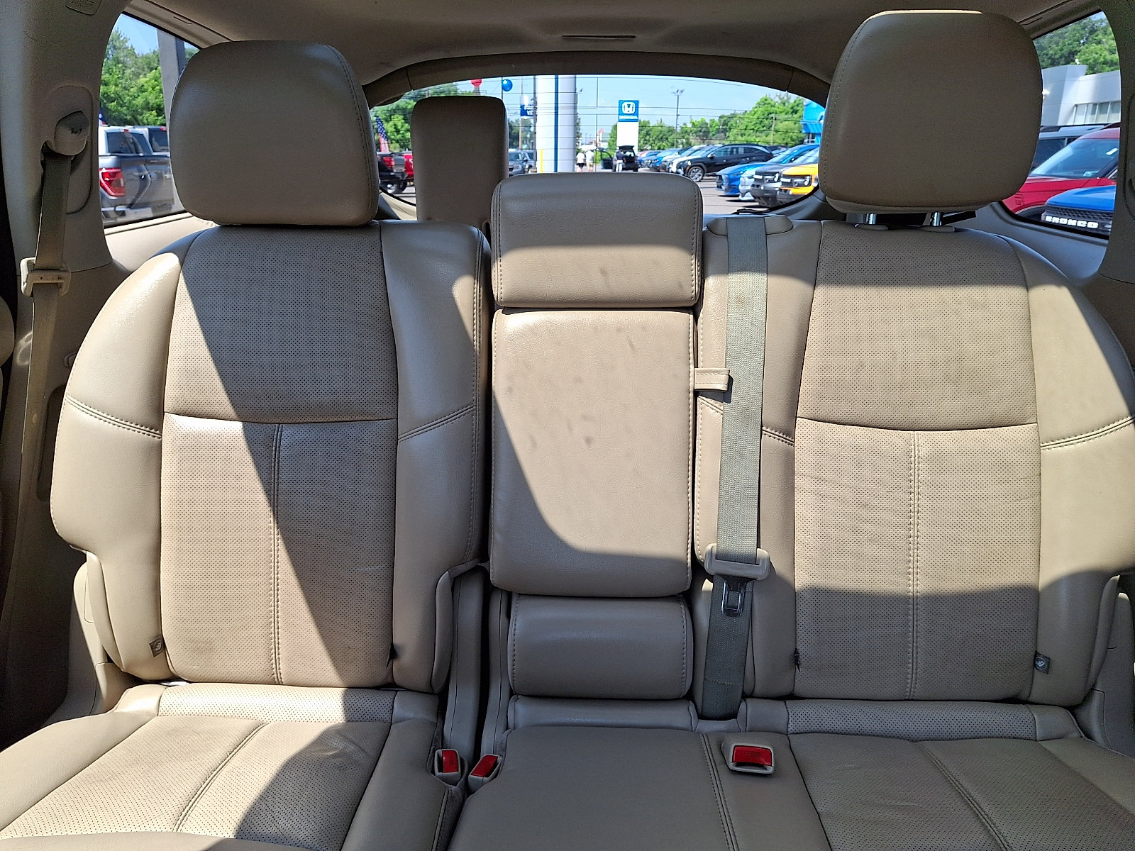 Used 2015 Nissan Pathfinder Platinum w/ Family Entertainment Package AWD/4WD image 19