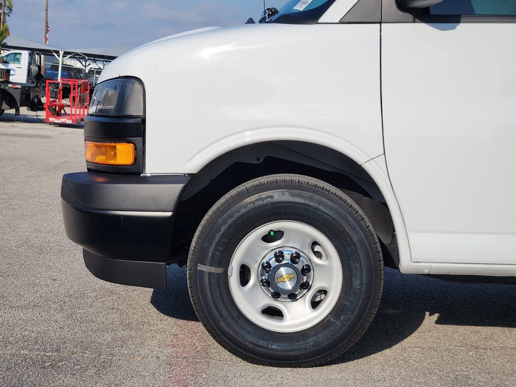 New 2025 Chevrolet Express 2500 w/ Driver Convenience Package image 5