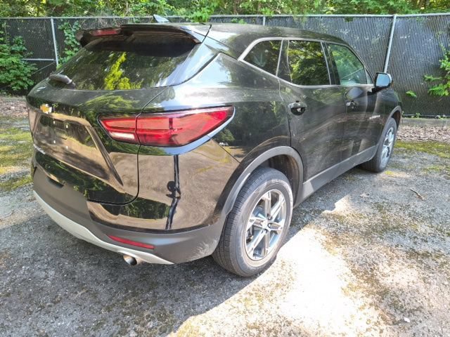Used 2025 Chevrolet Blazer LT AWD/4WD image 9