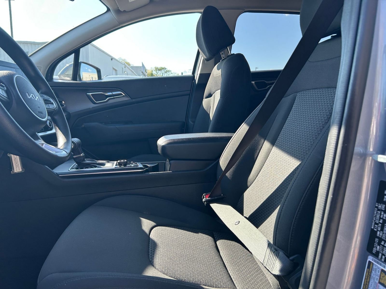 Used 2025 Kia Sportage LX FWD image 22