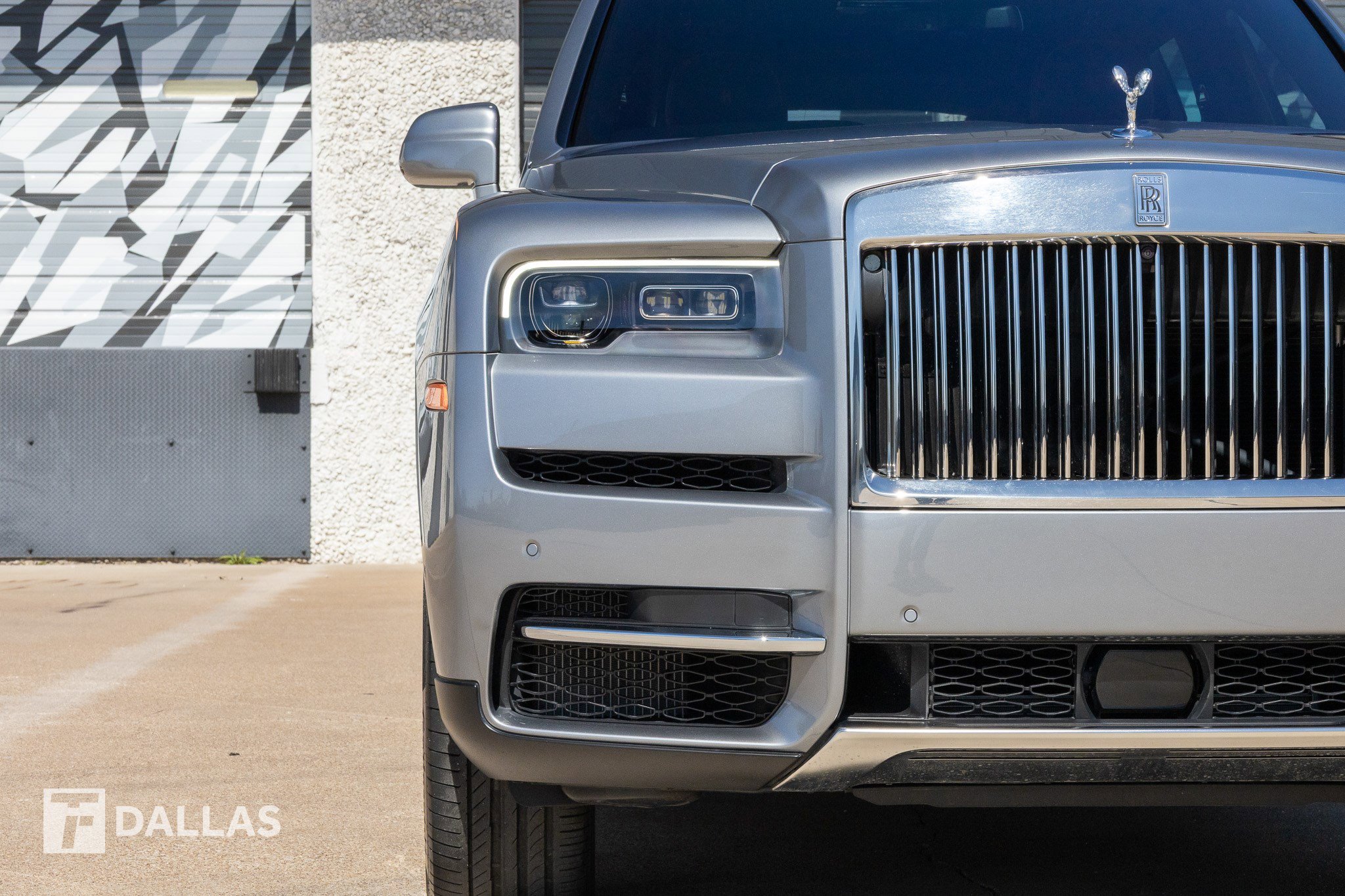 Used 2023 Rolls-Royce Cullinan w/ Cullinan Package image 4