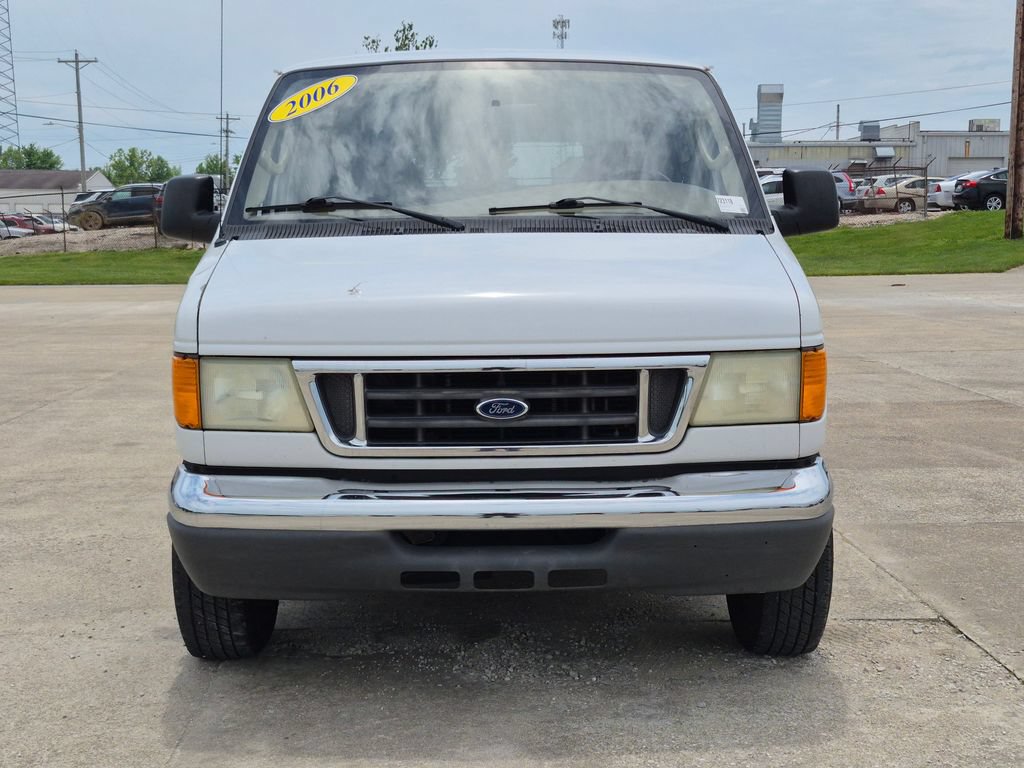 Used 2006 Ford E-350 and Econoline 350 XL RWD image 2