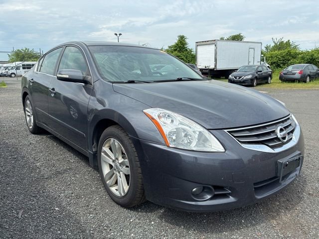 Used 2011 Nissan Altima 3.5 SR w/ 3.5SR Premium Pkg FWD image 3