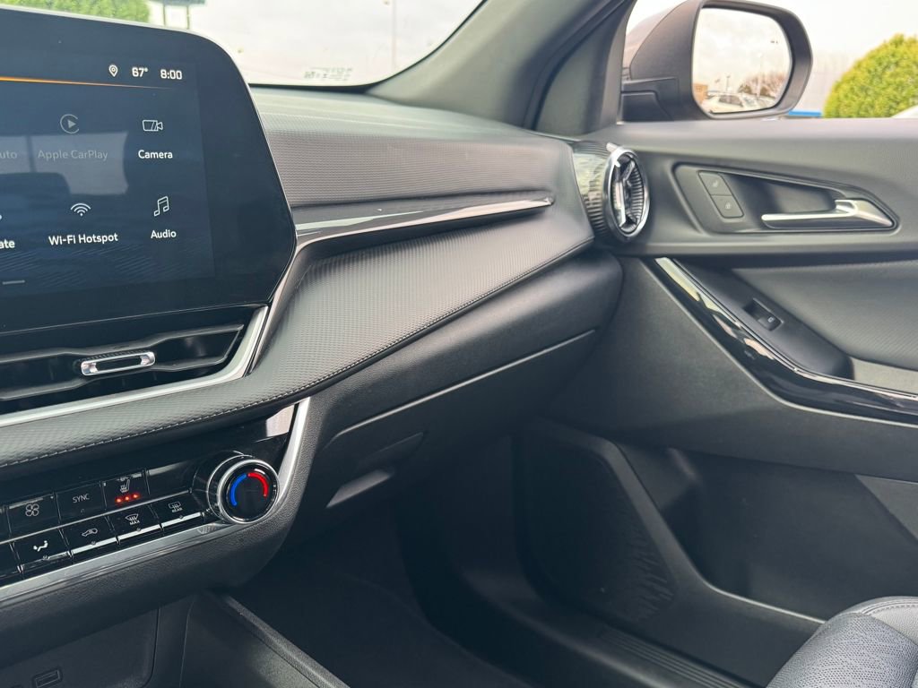 Used 2025 Chevrolet Equinox LT w/ Convenience Package II image 21