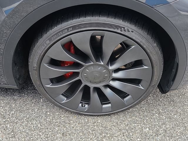 Used 2022 Tesla Model Y Performance image 8