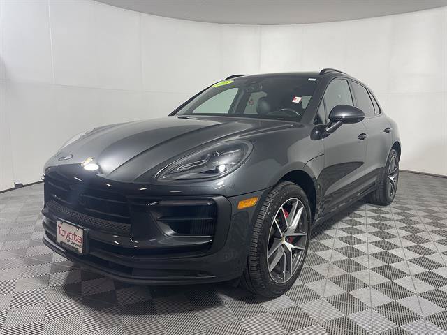 Used 2025 Porsche Macan S AWD/4WD image 3