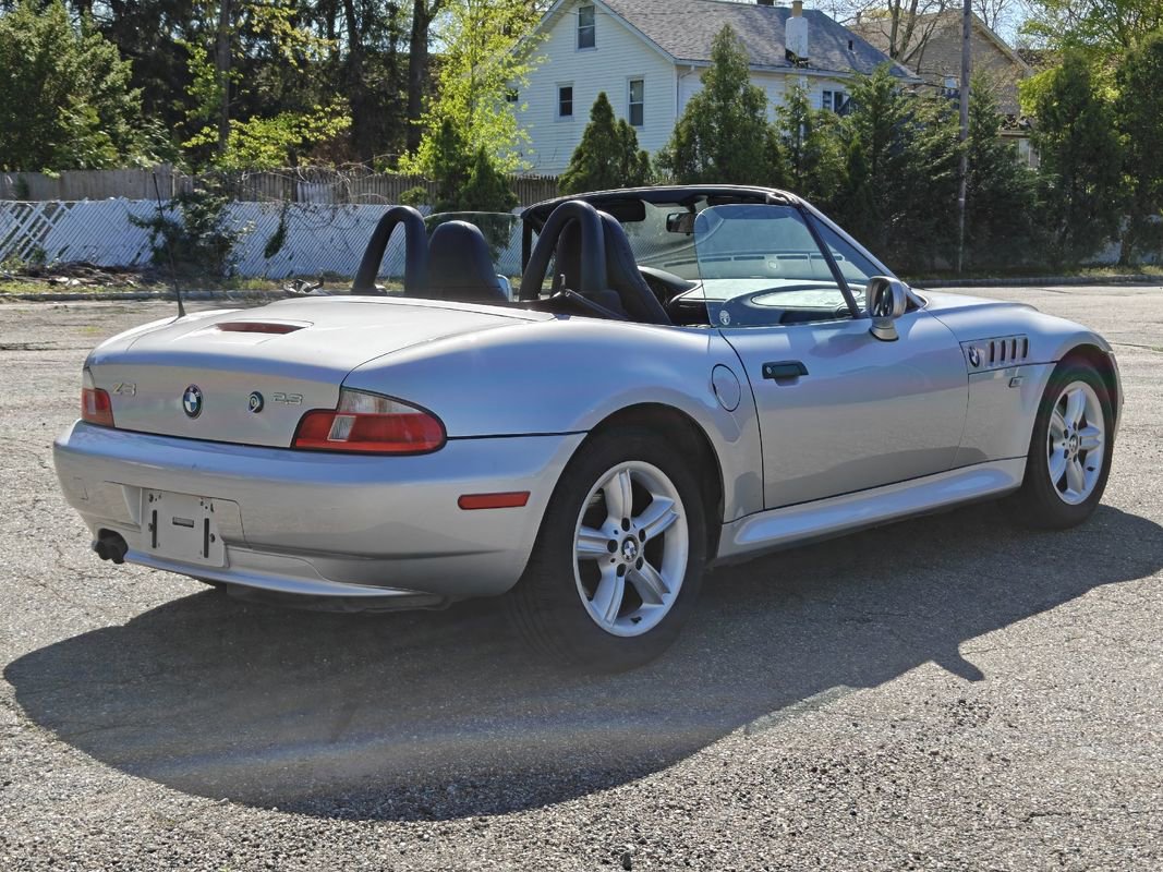 Used 2000 BMW Z3 2.5i RWD image 4