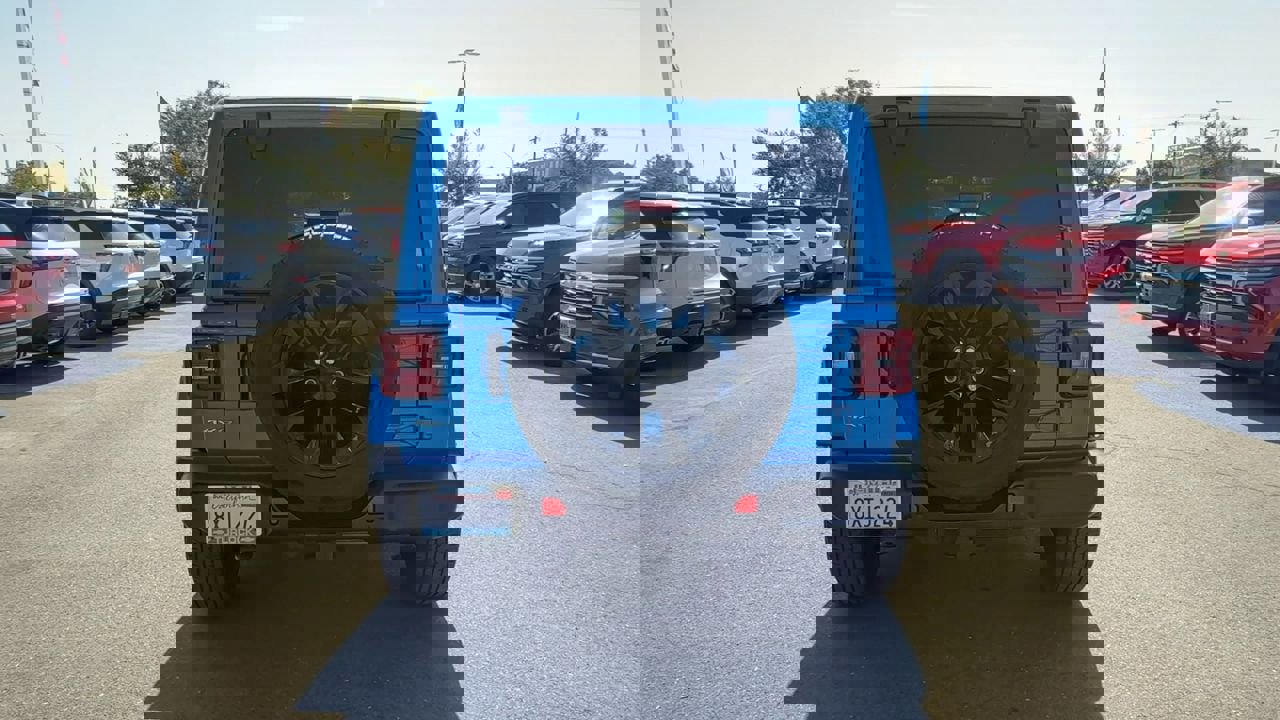 Used 2021 Jeep Wrangler Unlimited Sahara w/ Cold Weather Group image 6