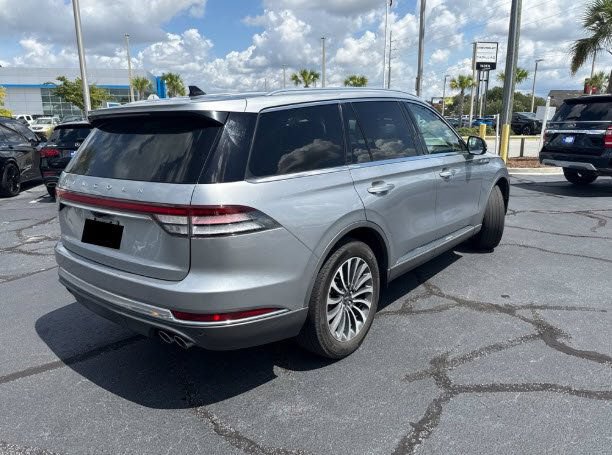 Certified 2023 Lincoln Aviator 2WD w/ Premium Package image 10