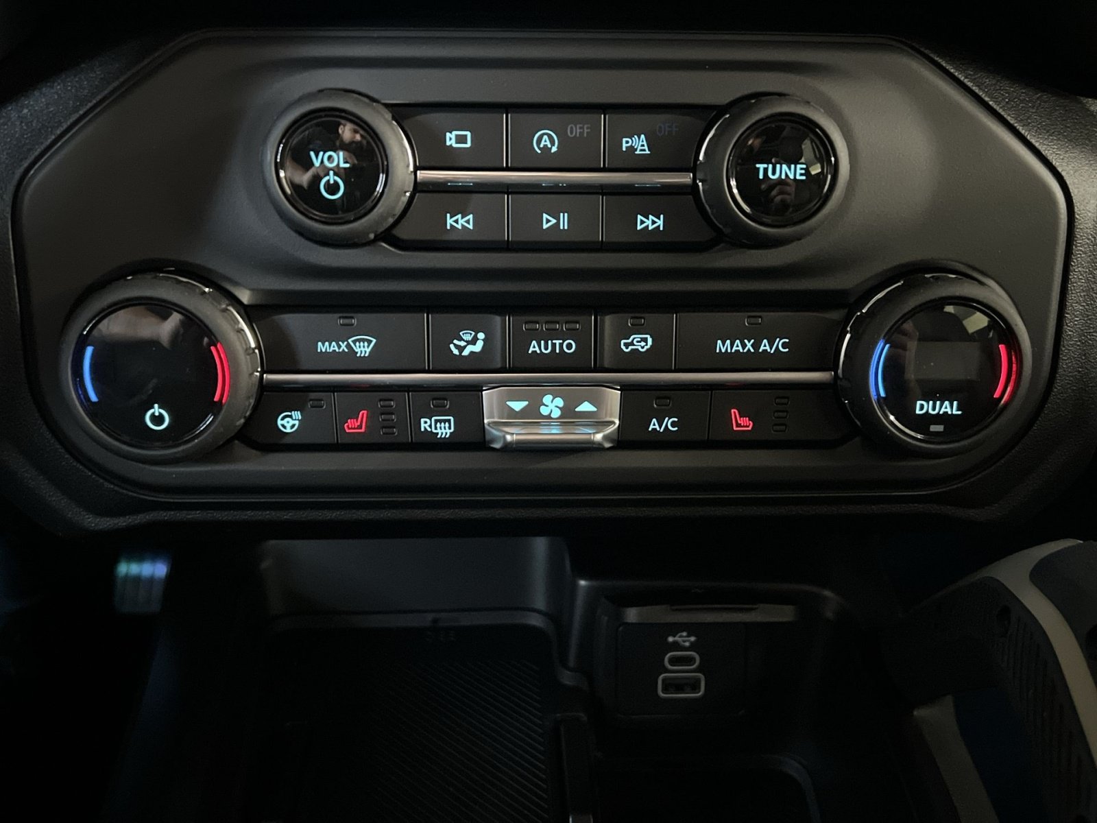 New 2026 Ford Bronco Badlands AWD/4WD image 21