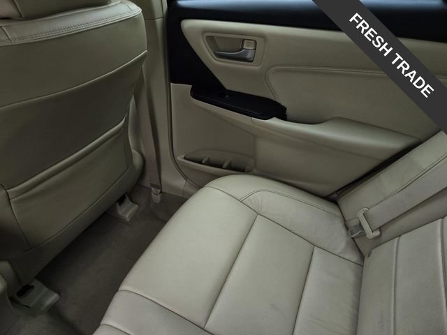Used 2017 Toyota Camry XLE w/ Moonroof Package FWD image 13