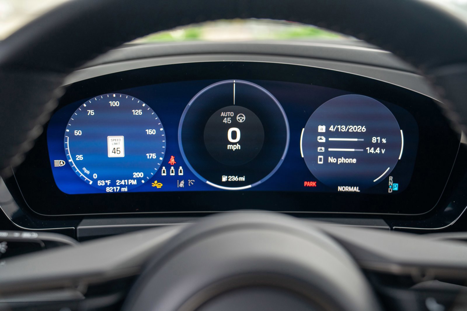 Certified 2025 Porsche Macan Turbo Electric AWD/4WD image 15