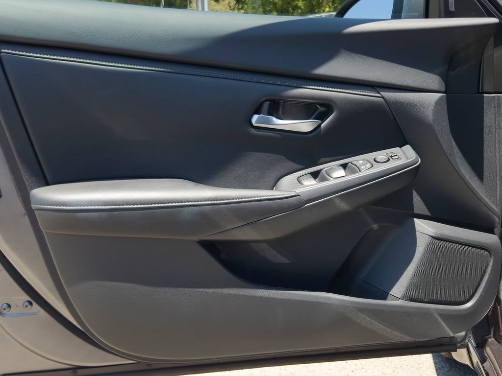 Used 2025 Nissan Sentra SV FWD image 18