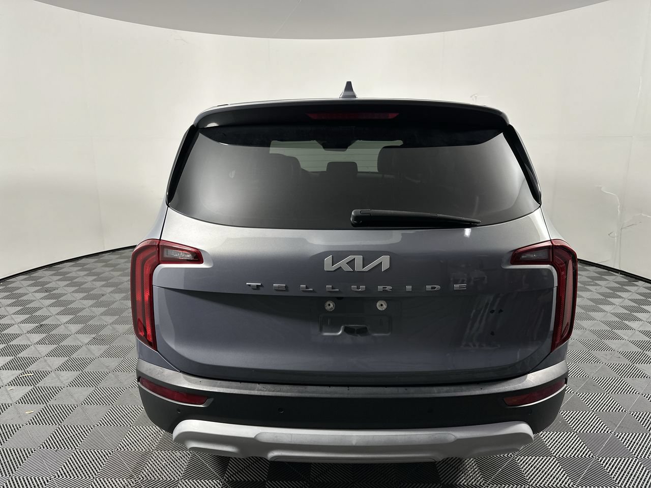 Used 2022 Kia Telluride LX FWD image 19