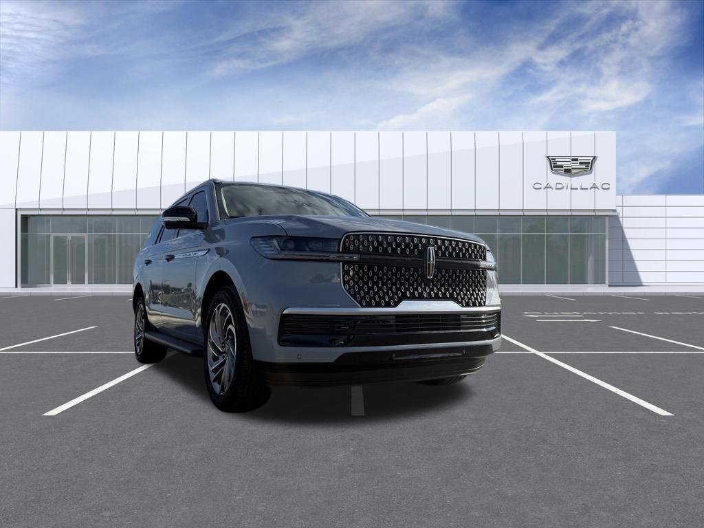 Used 2026 Lincoln Navigator Premiere AWD/4WD image 8