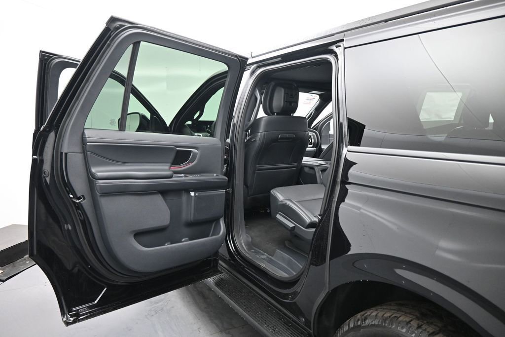 New 2026 Ford Expedition Max Platinum w/ Stealth Appearance Package AWD/4WD image 16