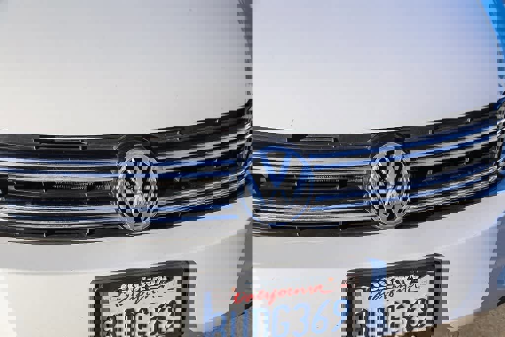 Used 2017 Volkswagen Tiguan S image 15